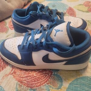 NIKE AIR JORDANS 1 LOW SNEAKERS